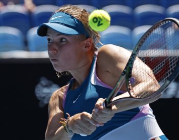 Linda Fruhvirtová i Martincová vypadly na turnaji v Římě v 1. kole