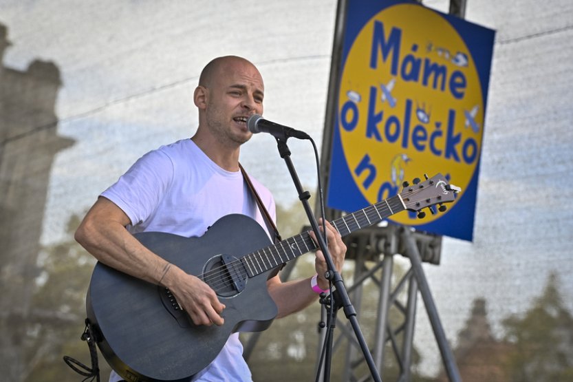 Hudebník a komik Vojtaano představil koncertní klip, chystá desku a turné