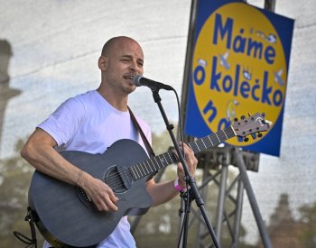 Hudebník a komik Vojtaano představil koncertní klip, chystá desku a turné