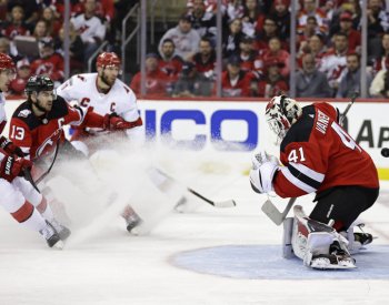 Nečas odstartoval dvěma góly obrat New Jersey, Vaněček byl střídán