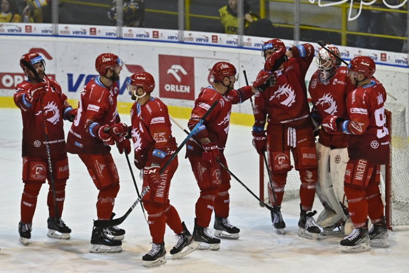 Třinec ztratil v 60. minutě dvougólový náskok, derby vyhrál až v prodloužení