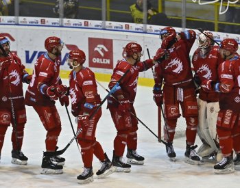 Třinec ztratil v 60. minutě dvougólový náskok, derby vyhrál až v prodloužení