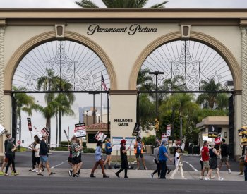 Hollywoodská studia předala další nabídku stávkujícím scenáristům