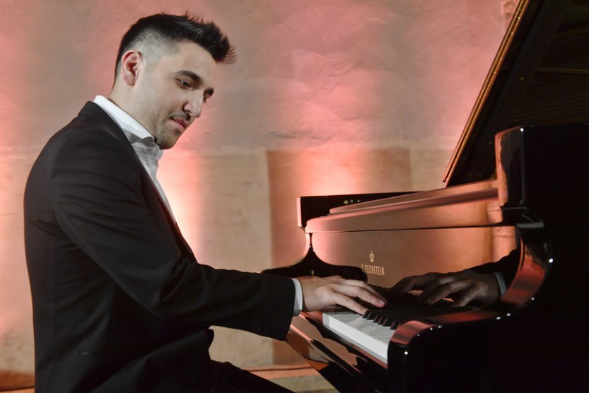 Klavírista Kačo poděkuje koncertem na Hradě všem, kteří mu pomohli v kariéře
