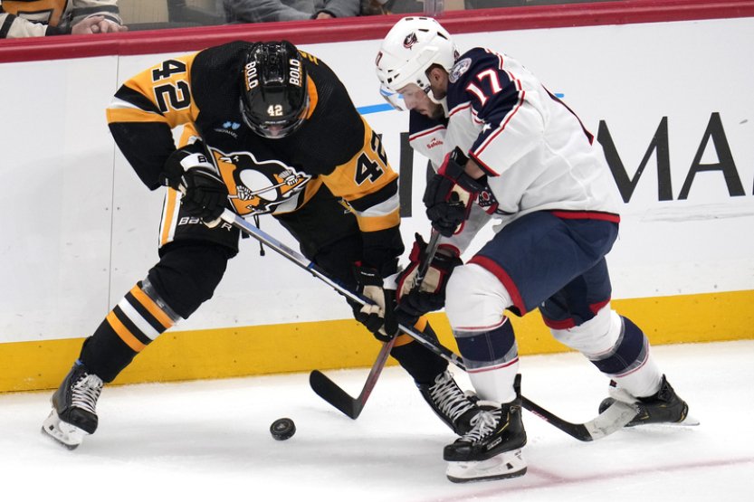 Hertl pomohl v přípravě na NHL třemi body k výhře San Jose nad šampiony Vegas