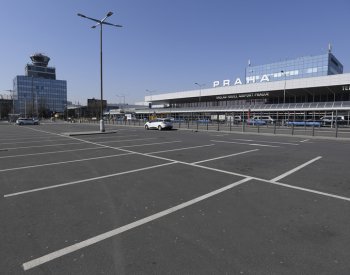 Letiště Praha za osm měsíců odbavilo devět milionů lidí, meziročně více