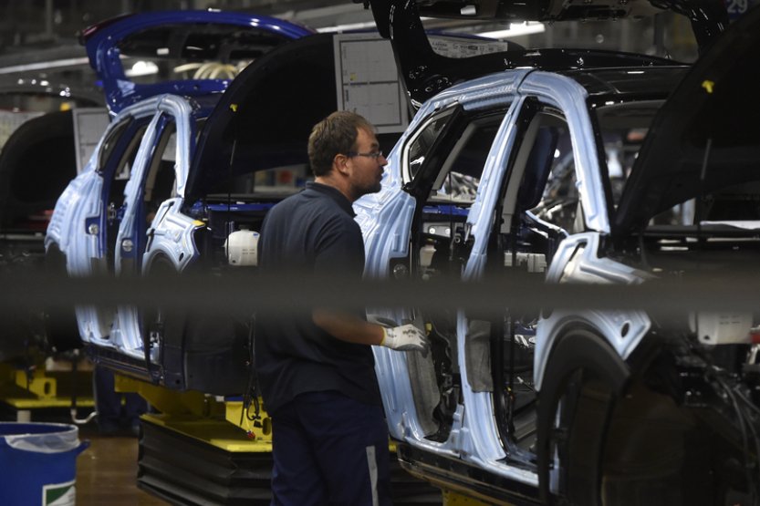 Kompromis u Euro 7 je zlepšení, náklady ale budou vysoké, uvedly automobilky