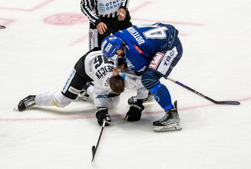 Obránce Dotchin bude kvůli bitce s Chlapíkem chybět Kladnu dva zápasy