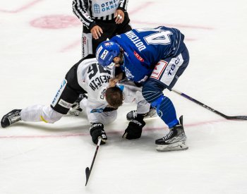 Obránce Dotchin bude kvůli bitce s Chlapíkem chybět Kladnu dva zápasy