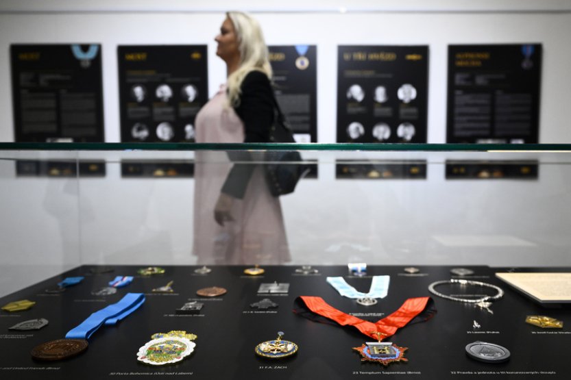 Výstava v Praze přibližuje sto let českých svobodných zednářů