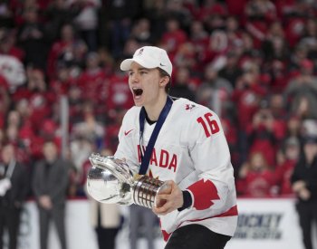 Jedničku draftu NHL bude volit Chicago, má šanci získat talent Bedarda