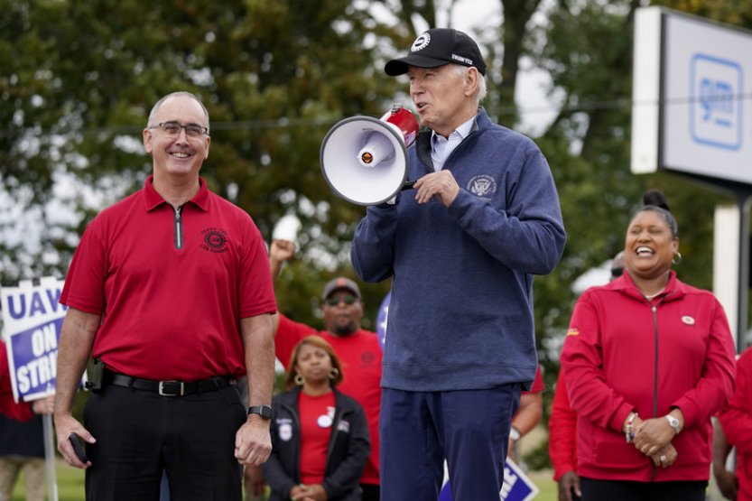 Biden zavítal mezi stávkující zaměstnance automobilek