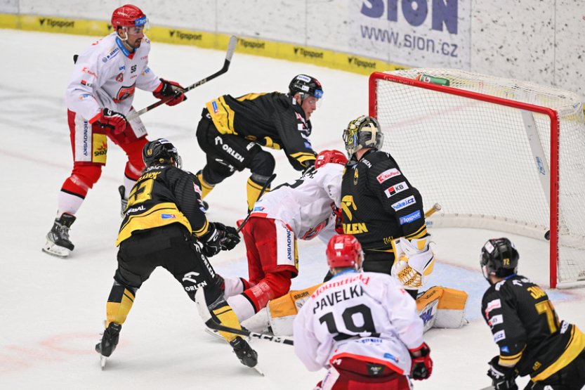 Litvínov vyhrál počtvrté za sebou, nájezdy v Hradci Králové rozhodl Koblasa