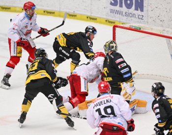 Litvínov vyhrál počtvrté za sebou, nájezdy v Hradci Králové rozhodl Koblasa