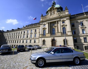 Lidé si o dnešním svátku mohou prohlédnout úřad vlády a některá ministerstva