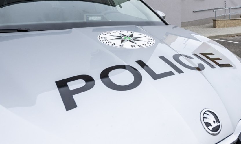 Dva mrtví v domě ve Frymburku, policisté nařídili pitvu