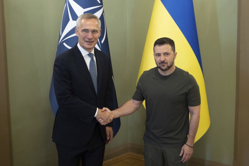 Šéf NATO je v Kyjevě, Ukrajina podle něj v protiofenzivě postupuje