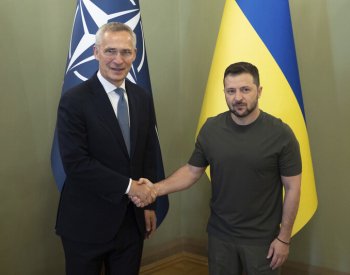 Šéf NATO je v Kyjevě, Ukrajina podle něj v protiofenzivě postupuje