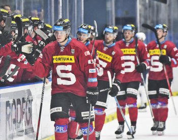 Hokejisté Sparty budou hájit neporazitelnost, v Třinci se hraje repríza finále