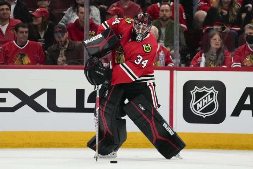 Mrázek odchytal v přípravě NHL půl zápasu a neinkasoval, Špaček asistoval