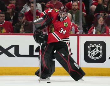 Mrázek odchytal v přípravě NHL půl zápasu a neinkasoval, Špaček asistoval