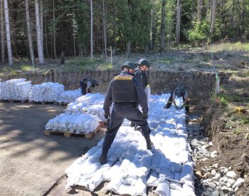 Ukrinform: Ruští agenti stáli za explozí ve Vrběticích, škodili i Ukrajině