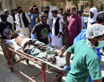 Sebevražedný útok na věřící na jihozápadě Pákistánu si vyžádal 52 mrtvých