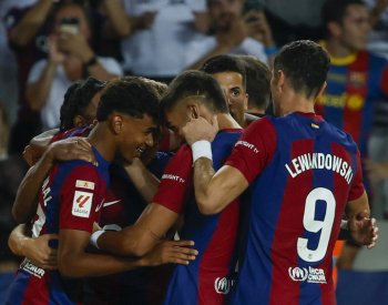 Barcelona díky vlastnímu gólu Ramose porazila Sevillu 1:0