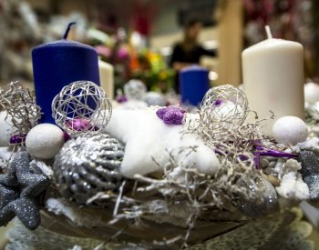 Je zlatá neděle a čas zapálit čtvrtou svíčku na adventním věnci