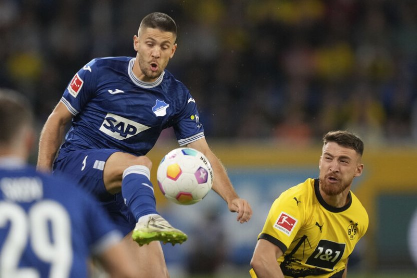 Dortmund zdolal Hoffenheim a je v čele neúplné tabulky