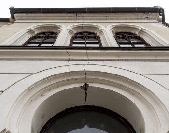 Židovská obec Teplice obnovuje chátrající synagogu v Lounech