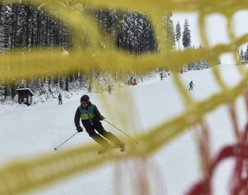 Díky sněžení zahajují provoz další skiareály, počasí by jim mělo nadále přát