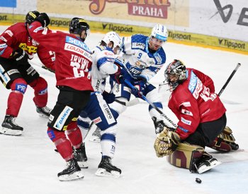 Hokejisté Sparty podlehli doma Kometě 0:2 a poprvé v sezoně prohráli