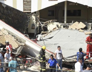 V Mexiku se zřítila střecha kostela, mrtvých je nejméně devět