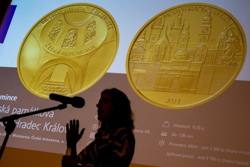 Hradec Králové má zlatou pamětní minci České národní banky