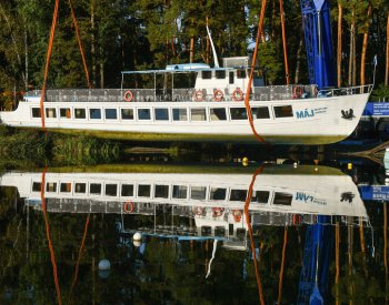Největší loď Máchova jezera Máj čeká oprava poškozeného lodního šroubu