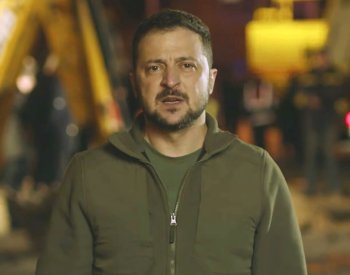 Rusko válčí s NATO, které se ještě do boje nedostavilo, pobavil Zelenskyj vtipem