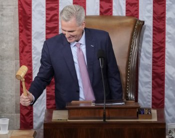 NYT: McCarthy si ústupky znepřátelil radikální republikány, demokraty i Bílý dům