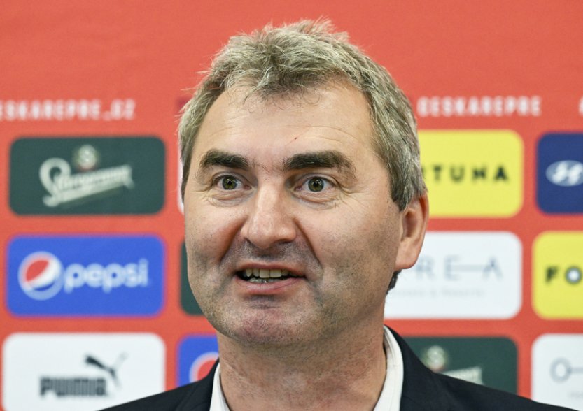 Z domácího dvojzápasu bereme jen šest bodů, řekl kouč jednadvacítky Suchopárek