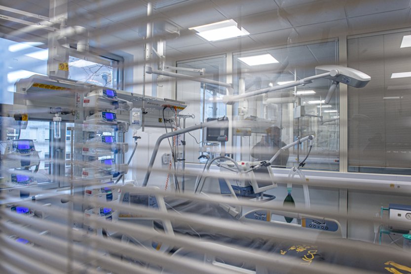 Britští lékaři představili inovativní léčbu leukémie, malá pacientka je v remisi