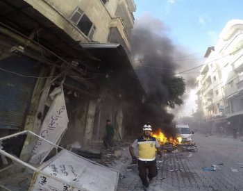 Při útoku na vojenskou akademii v syrském Homsu zemřelo nejméně 100 lidí