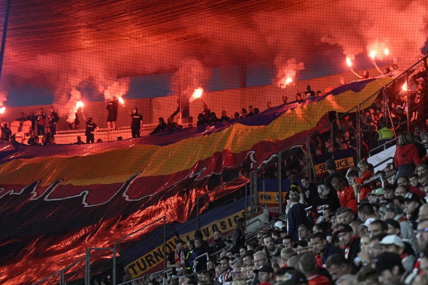 Sparta dostala pokutu za fotbalové derby 600 tisíc korun, Slavia 400 tisíc