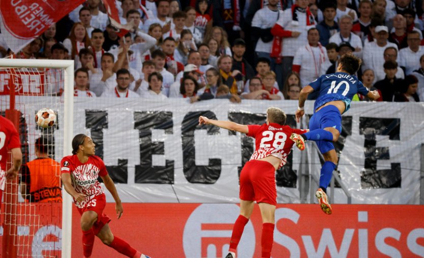 Hložek asistencí pomohl v EL Leverkusenu k výhře v Molde, uspěl i West Ham