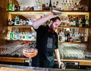 Brněnský `Bar, který neexistuje` přežil pandemii covidu a zase prosperuje