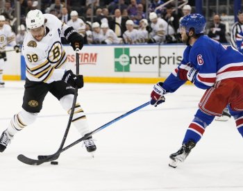 Pastrňák a Zacha asistovali u výhry Bostonu, nahrával i Hertl