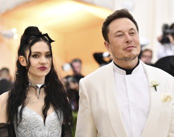Zpěvačka Grimes napadla u soudu Elona Muska kvůli rodičovským právům
