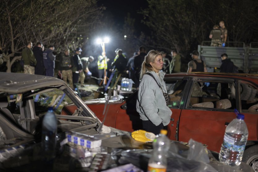 Při pohřbu vojáka v Hroze zahynula i jeho žena, syn a snacha