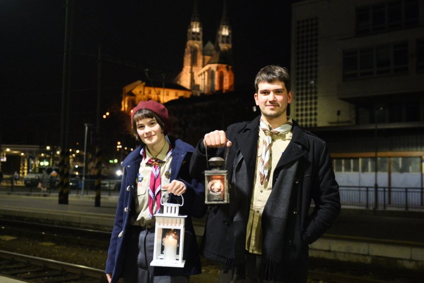 Skauti přivezli do Brna betlémské světlo