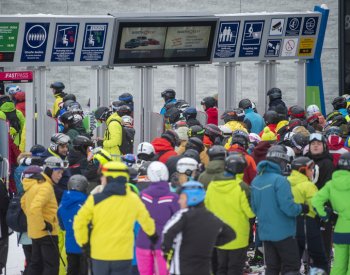 Ve Špindlerově Mlýně začala lyžařská sezona, lyžuje se i jinde