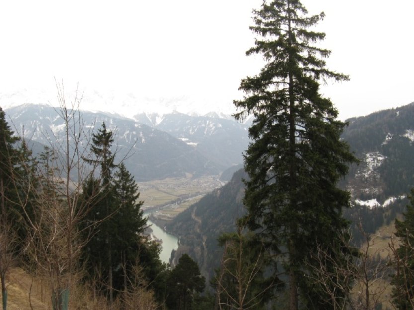 V Alpách zahynul český turista, jeho kolega vyvázl těžce zraněný